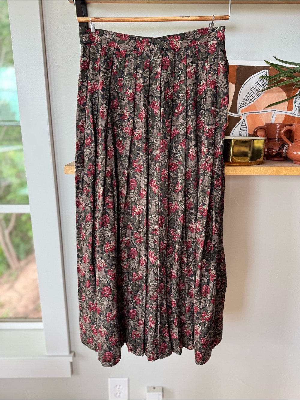Vintage Susan Bristol Floral Pleated Maxi Skirt in Olive and Berry Size 8